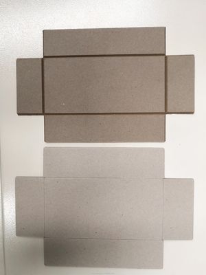 ماكينة قطع الورق المقوى الأوتوماتيكية بالحجم الأقصى 600x600mm