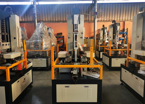 آلة تصنيع الصناديق المتحركة الصلبة 30 قطعة / دقيقة L1220XW960XH2100mm