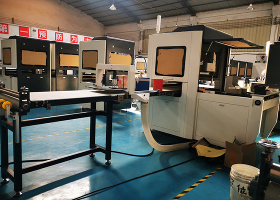 LS 450 S. Boxinging Machine التي تستخدم للصق الصندوق الداخلي على الورق لصنع صندوق الهاتف المحمول.
