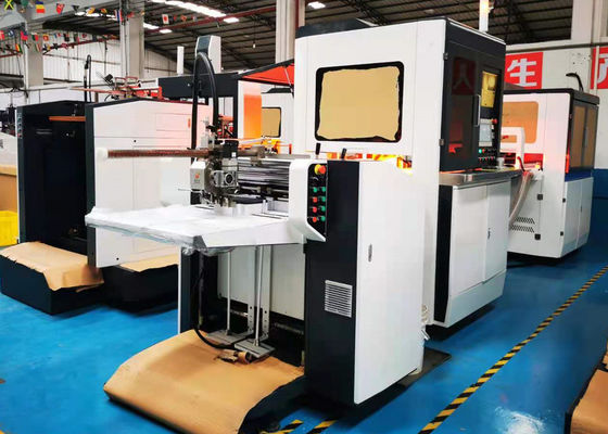 LS 450 S. Boxinging Machine التي تستخدم للصق الصندوق الداخلي على الورق لصنع صندوق الهاتف المحمول.