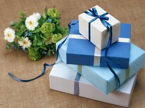 آلة لصق زوايا علب الهدايا بسرعة 70 قطعة في الدقيقة لآلة صنع علب الكرتون